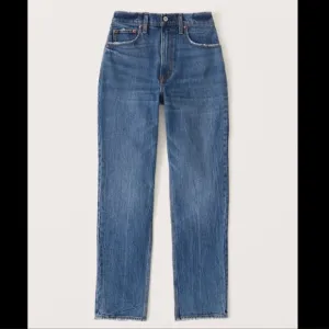 ABERCROMBIE AND FITCH THE ANKLE STRAIGHT ULTRA HIGH RISE (CURVE LOVE)