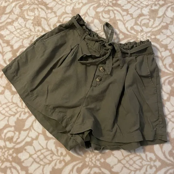 AEO Olive Paperbag Shorts
