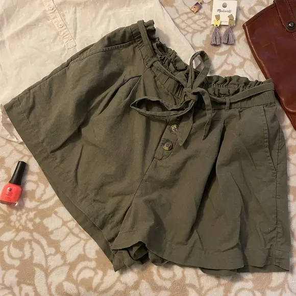 AEO Olive Paperbag Shorts
