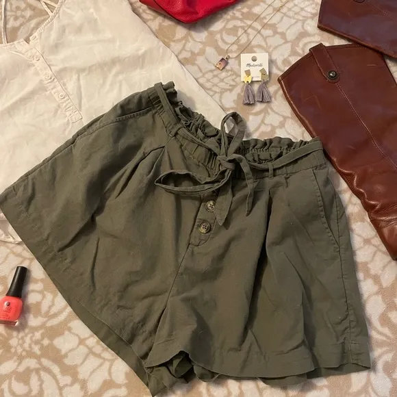 AEO Olive Paperbag Shorts