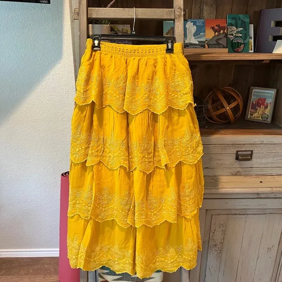 Anthropologie women’s tiered lace side slit midi skirt size US6