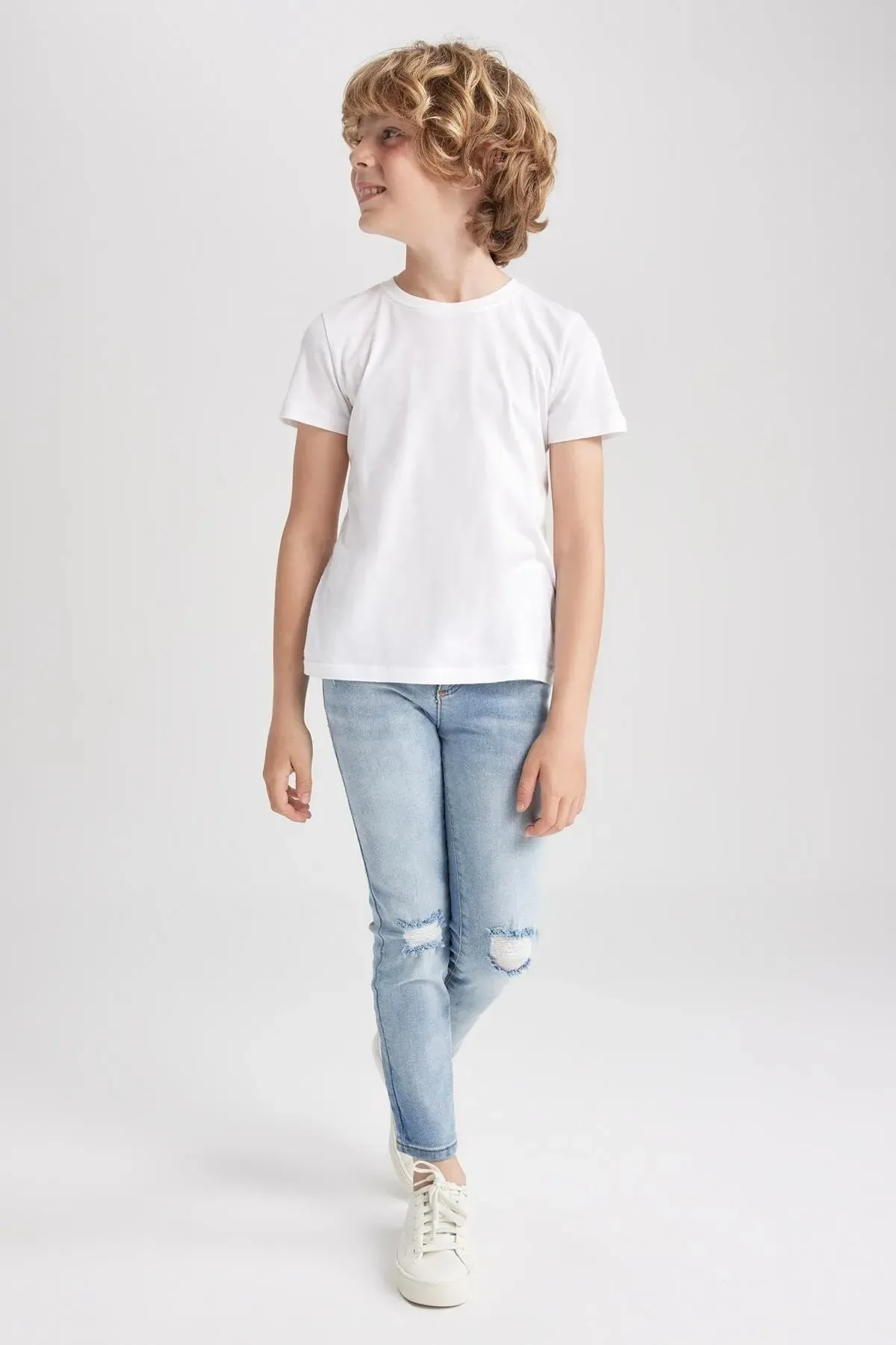Boy Child Slim Fit Ripped Detailed Straight Leg Jeans