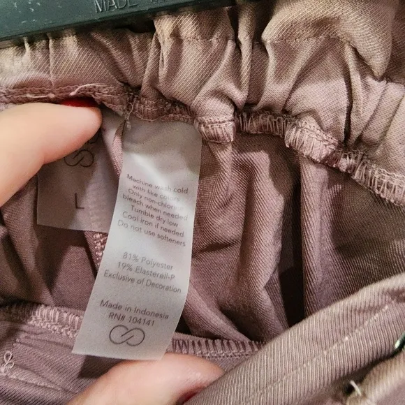 CALIA woven paper bag High Rise shorts hazy plum
