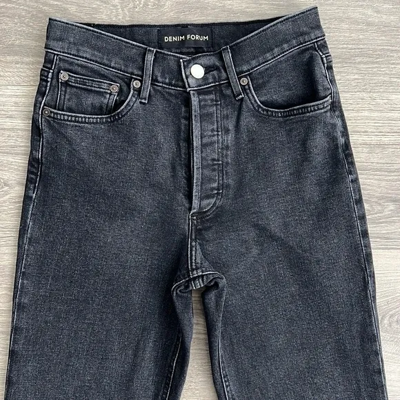 DENIM FORUM The Arlo High Rise Straight Jeans Sz 25 Faded Black Frayed Hem 90s