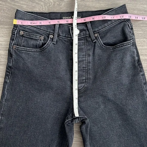 DENIM FORUM The Arlo High Rise Straight Jeans Sz 25 Faded Black Frayed Hem 90s