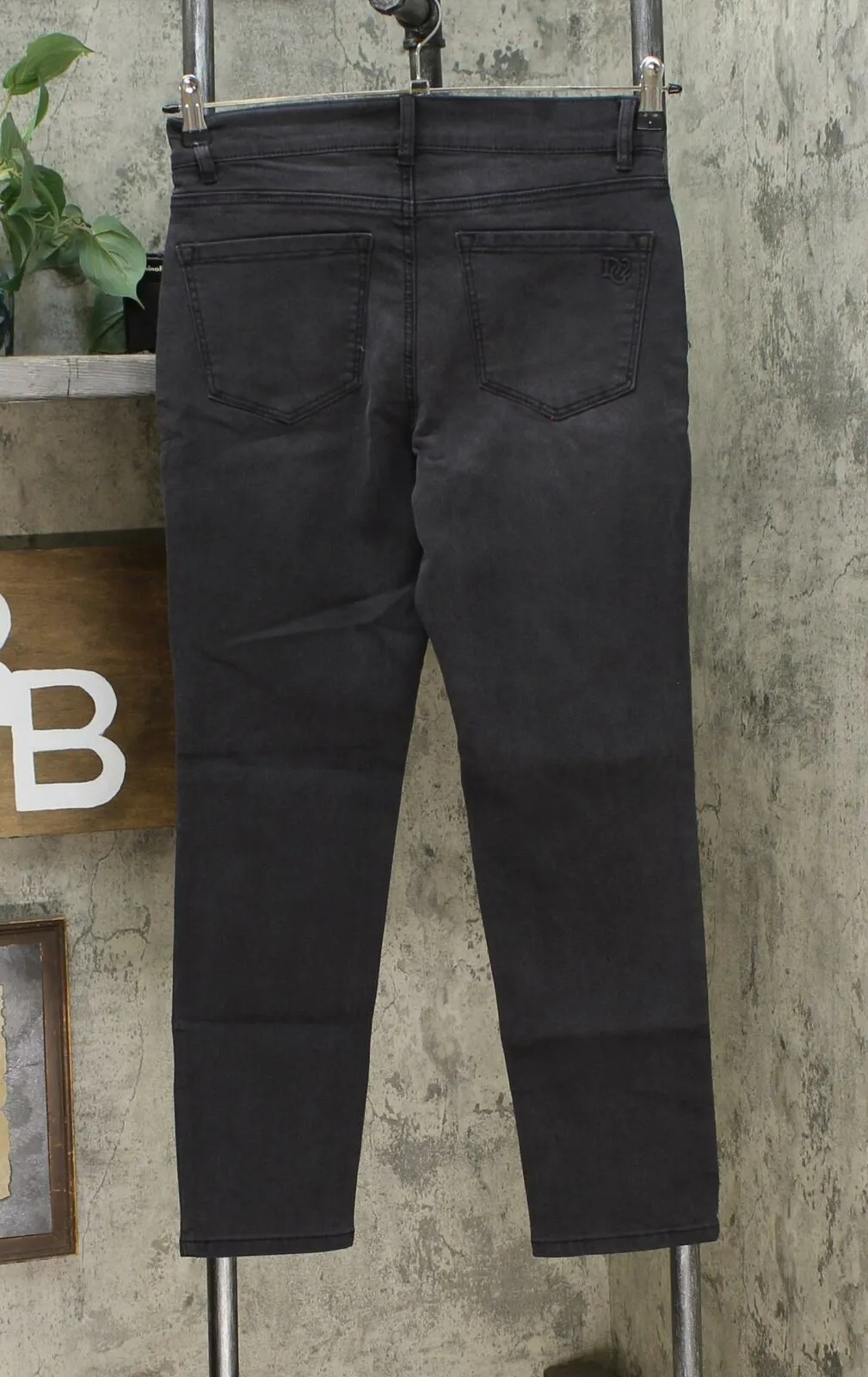 DG2 by Diane Gilman Stretch Artwork Printed Jeans Black Animal 4 Petite