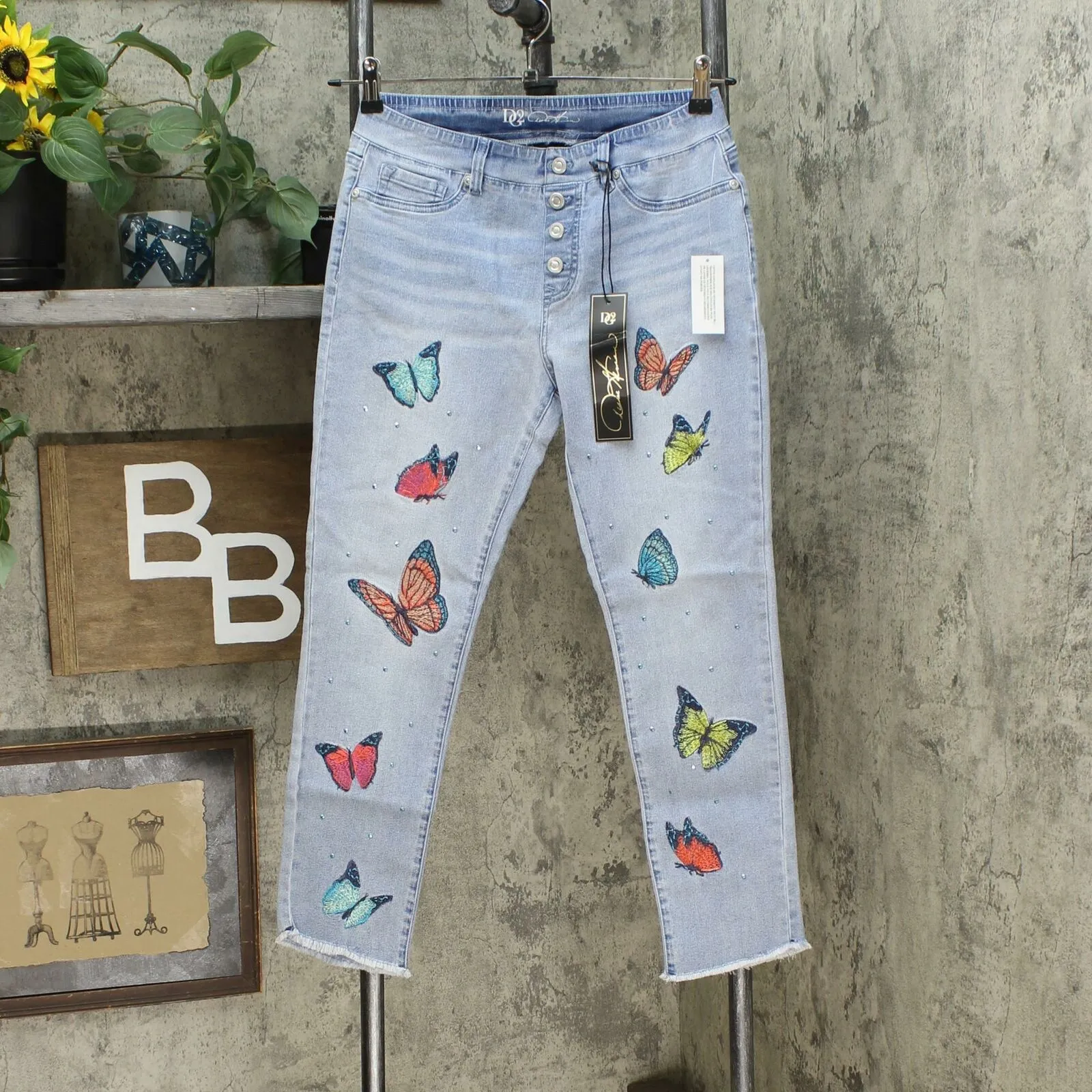 DG2 by Diane Gilman Women's Petite Embroidered Pull On Exposed Button Jeans