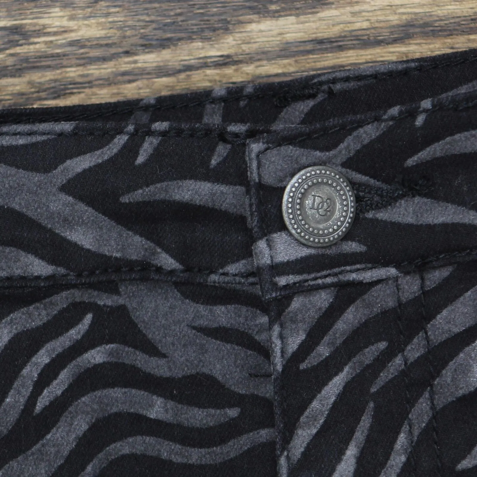 Dg2 by Diane Gilman Womens Straight Leg Velvet Animal Jeans Black Tiger 14