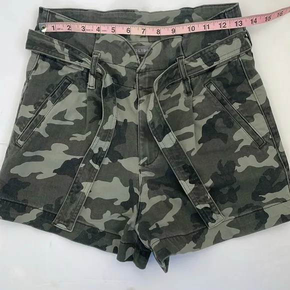 DL1961 Premium Denim Camile Belted Paper Bag Shorts Camo Women's Camo Size 26