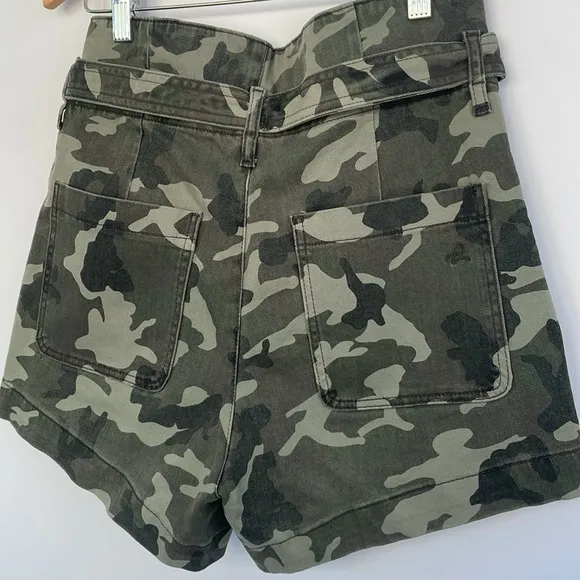 DL1961 Premium Denim Camile Belted Paper Bag Shorts Camo Women's Camo Size 26