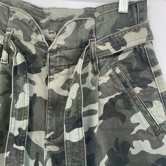 DL1961 Premium Denim Camile Belted Paper Bag Shorts Camo Women's Camo Size 26