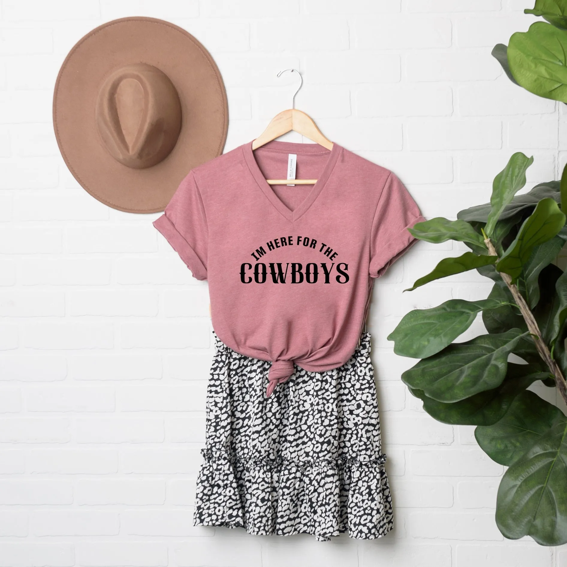 I'm Here For The Cowboys | Short Sleeve V-Neck