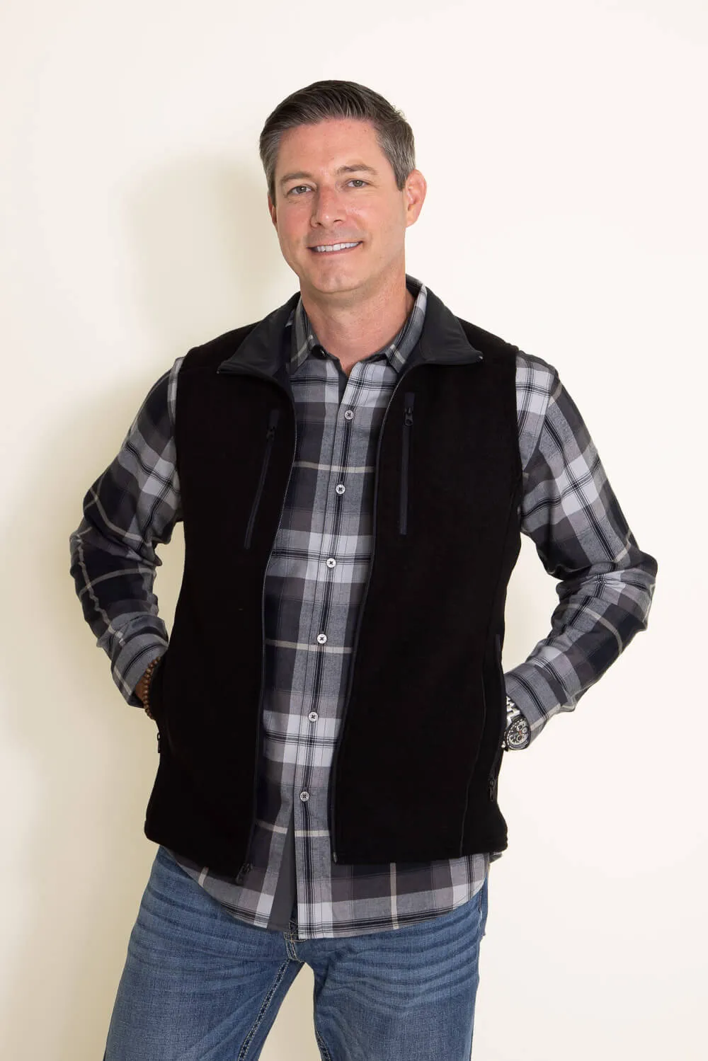 Kuhl Interceptr Vest for Men in Black | 3186-BK
