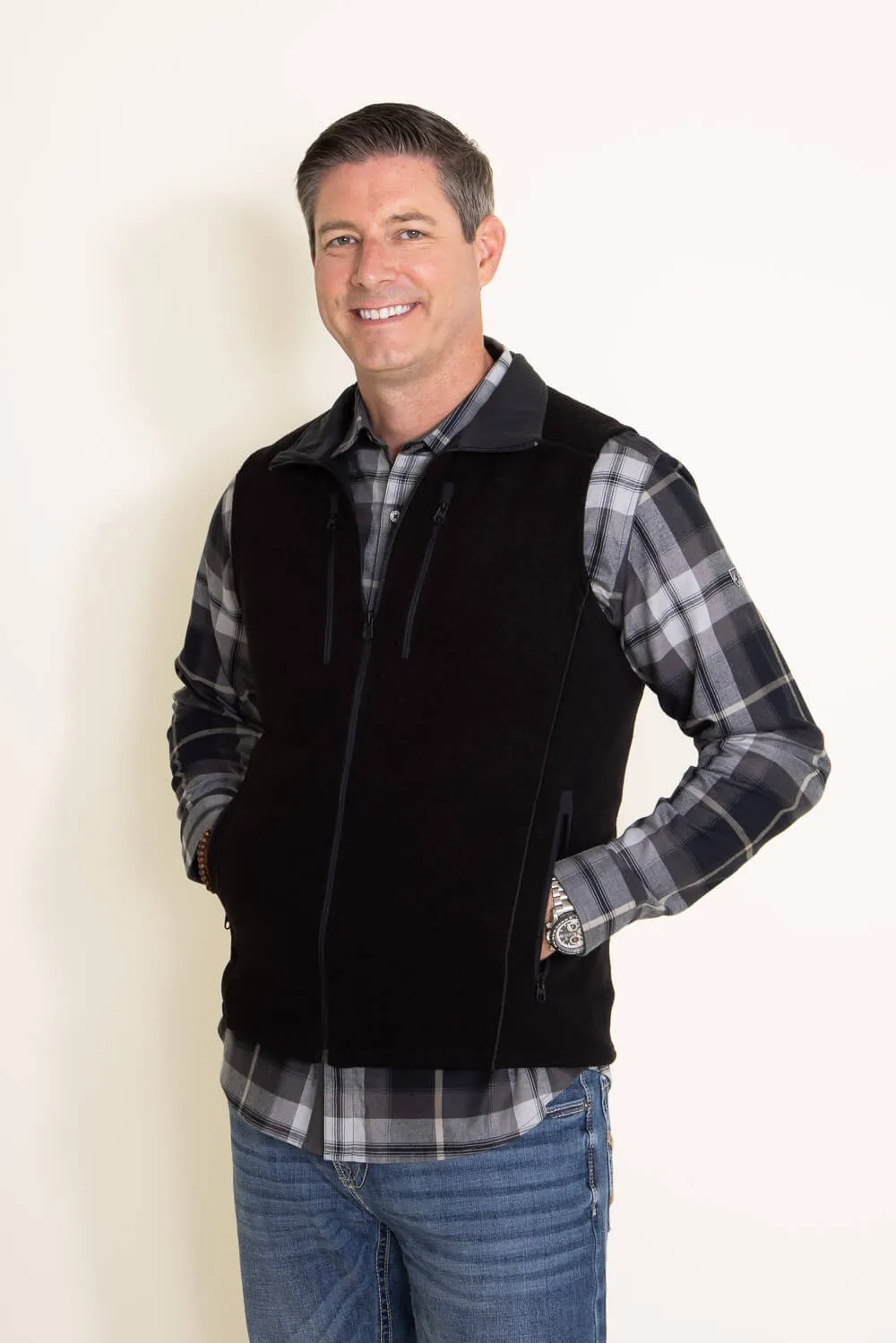 Kuhl Interceptr Vest for Men in Black | 3186-BK