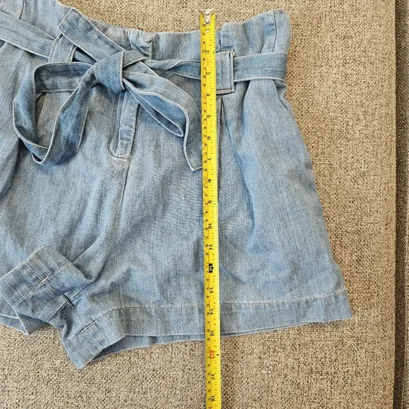 L'AGENCE Denim Hillary Paperbag Shorts Women's Size 29 Belted High Rise In MIST