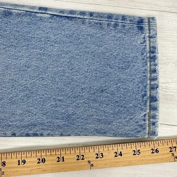 Levi's 501 Cropped Light Wash Jeans Womens 27 Straight Leg Distressed High Rise