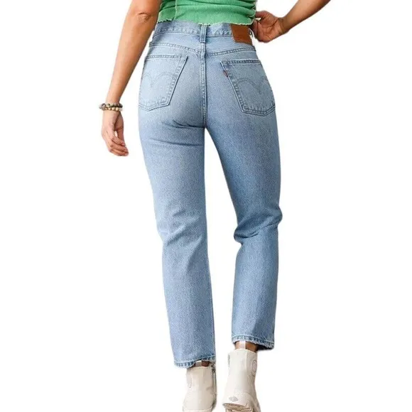 Levi's 501 Cropped Light Wash Jeans Womens 27 Straight Leg Distressed High Rise