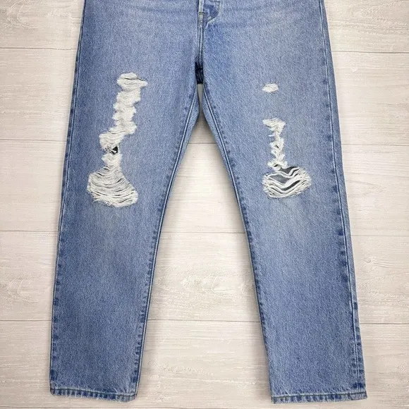 Levi's 501 Cropped Light Wash Jeans Womens 27 Straight Leg Distressed High Rise