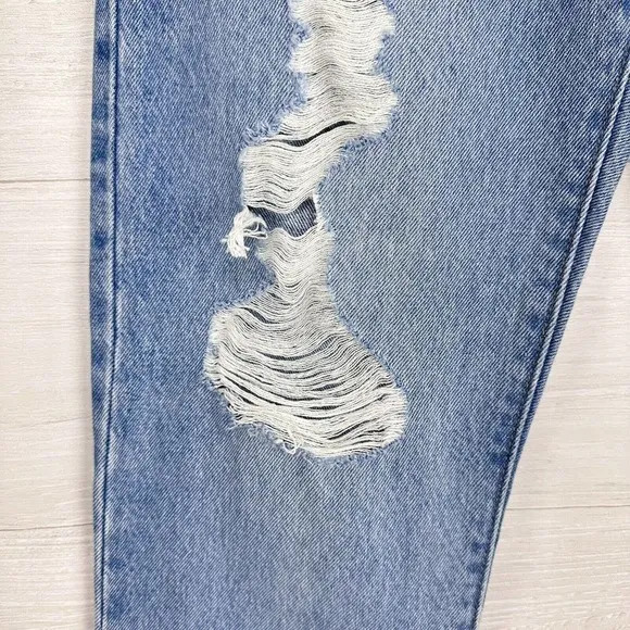 Levi's 501 Cropped Light Wash Jeans Womens 27 Straight Leg Distressed High Rise