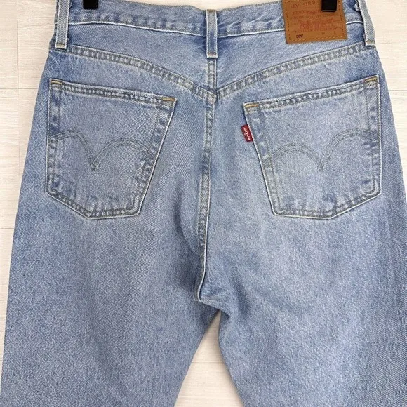 Levi's 501 Cropped Light Wash Jeans Womens 27 Straight Leg Distressed High Rise