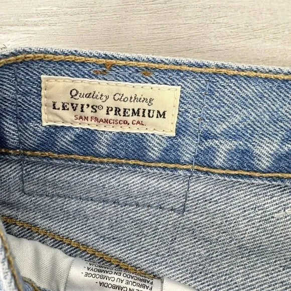 Levi's 501 Cropped Light Wash Jeans Womens 27 Straight Leg Distressed High Rise