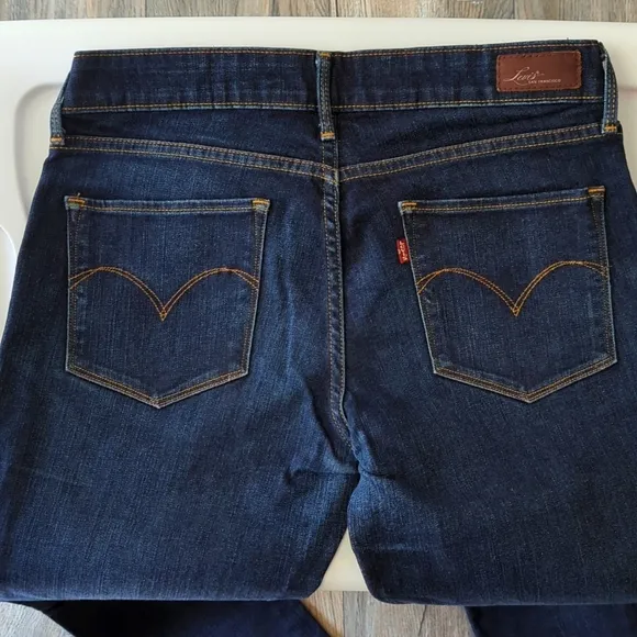 Levi's Dark Wash Women's Jeans