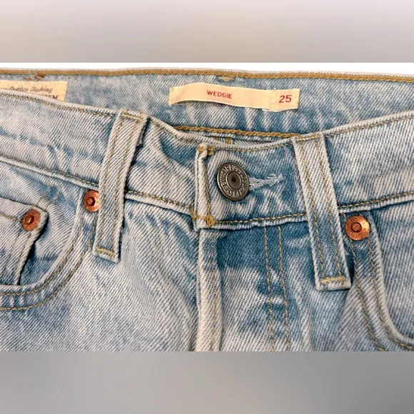 Levi’s Wedgie High Rise Straight Leg Jeans | Light Blue | Size 25 | NWOT
