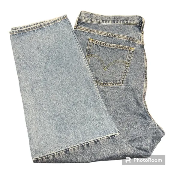 Levi's Women's 501 Pieced Jeans Med Wash Rigid Denim High-Rise Straight 24W