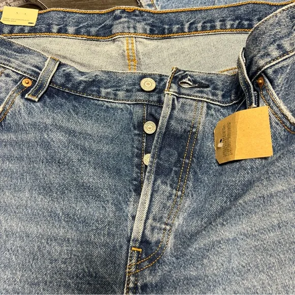Levi's Women's 501 Pieced Jeans Med Wash Rigid Denim High-Rise Straight 24W
