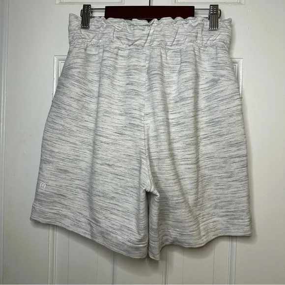 LULULEMON Hello Sunday Short Light Gray Heathered Paperbag Shorts High Waist 4