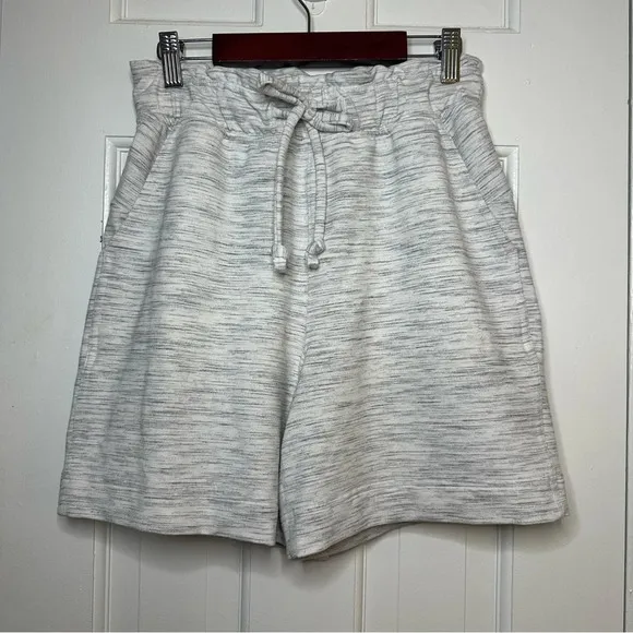 LULULEMON Hello Sunday Short Light Gray Heathered Paperbag Shorts High Waist 4