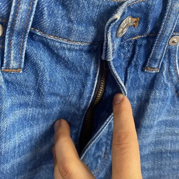 Madewell Classic Straight Jeans in Novello Wash - Size 26