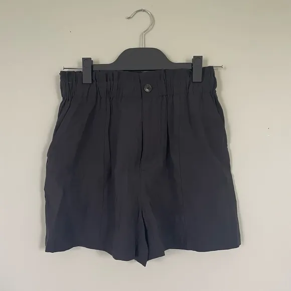Madewell Seamed Pull-On Paperbag Shorts in Softdrape, size XS