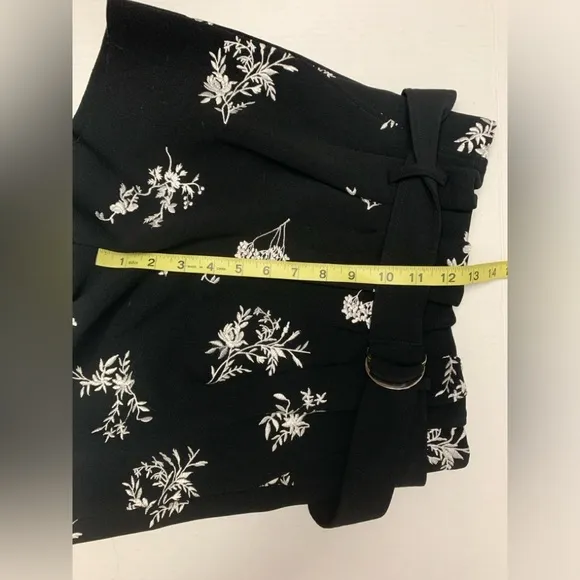 Maje Shorts Black White Ima Floral Embroidered Paper bag Waist Crepe EU-36 ,US-S