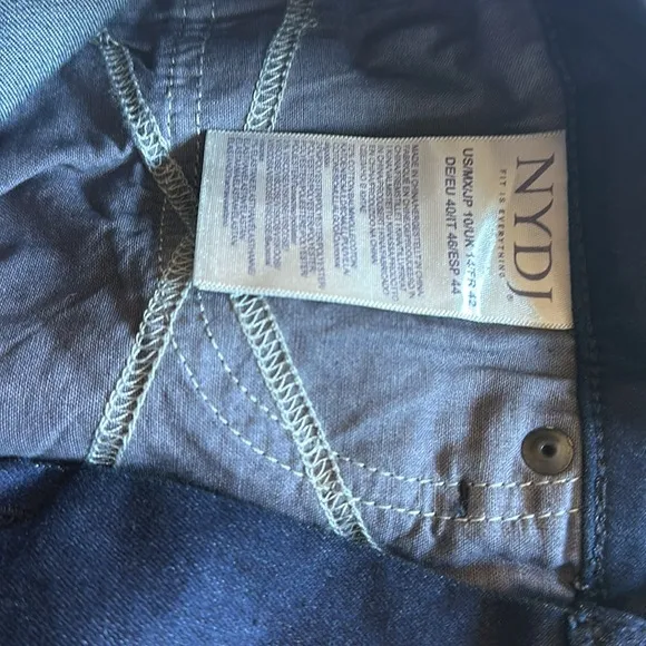 NWOT NYDJ Marilyn Straight Lift X Tuck TechnologyDouble Shank Jeans