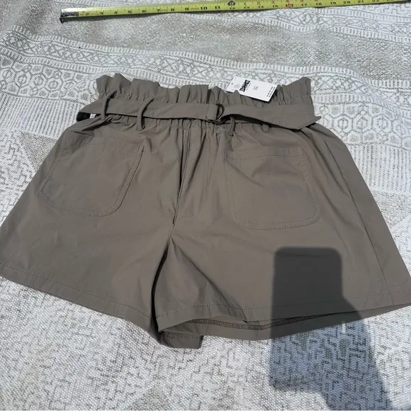 Nwt Anthropologie brand Avec Les Filles Paperbag Shorts