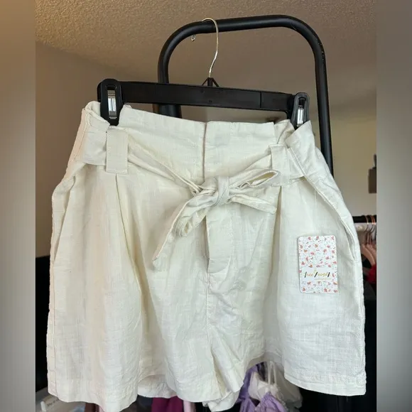 NWT Free People | Everywhere You Go Paperbag-Waist Shorts in Ecru