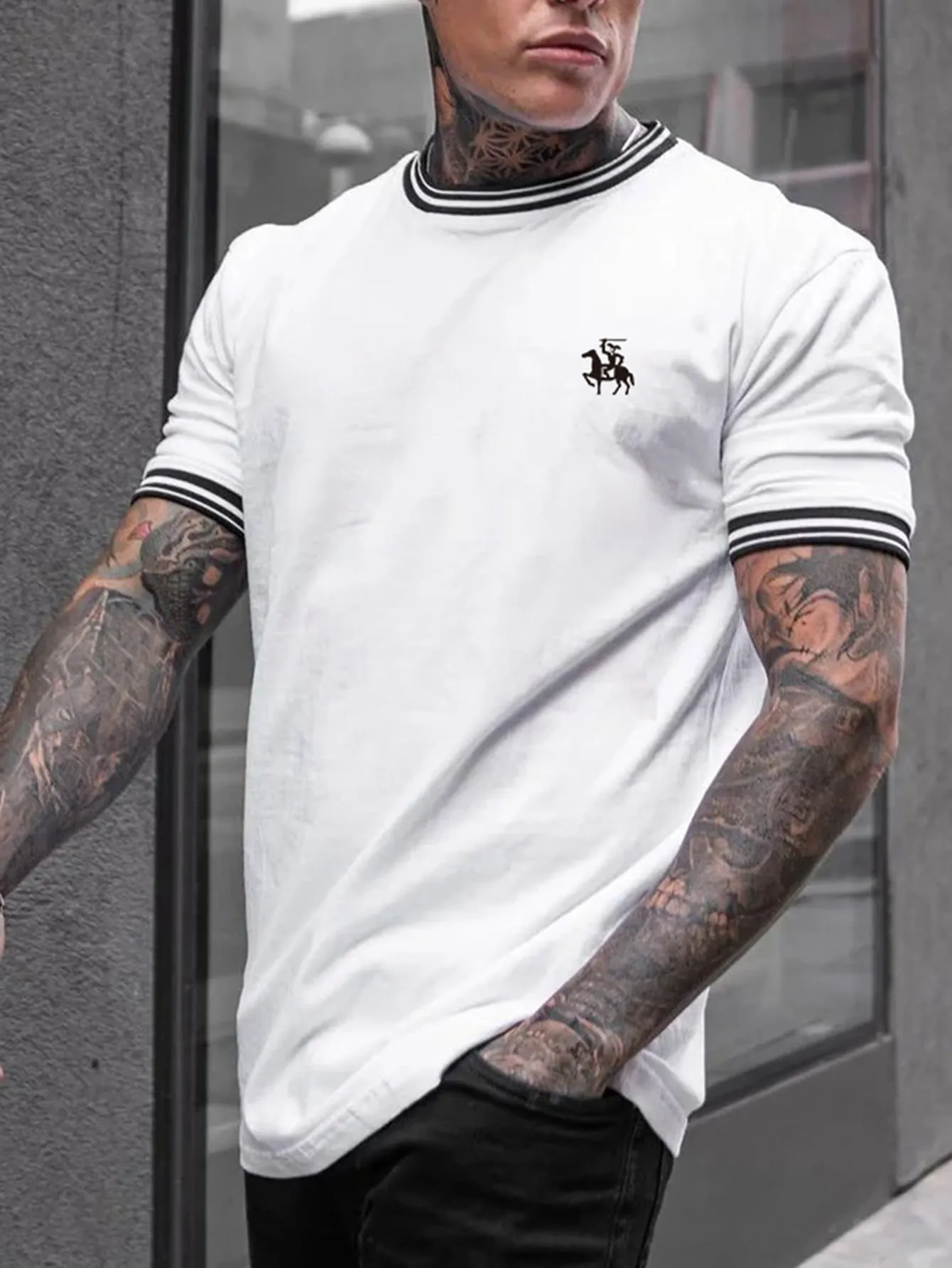 QA Homme Men Horse Print Striped Trim Tee