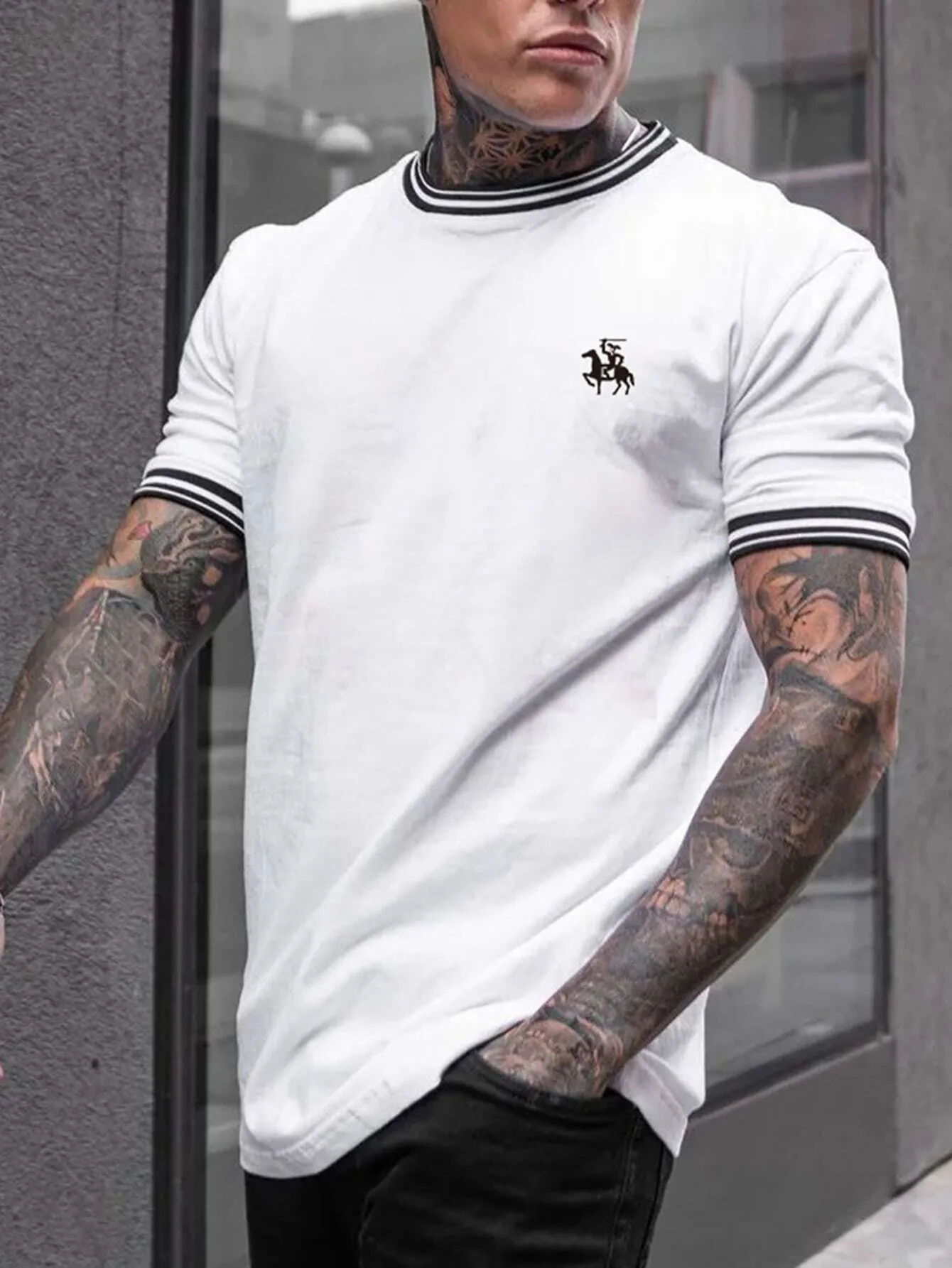QA Homme Men Horse Print Striped Trim Tee