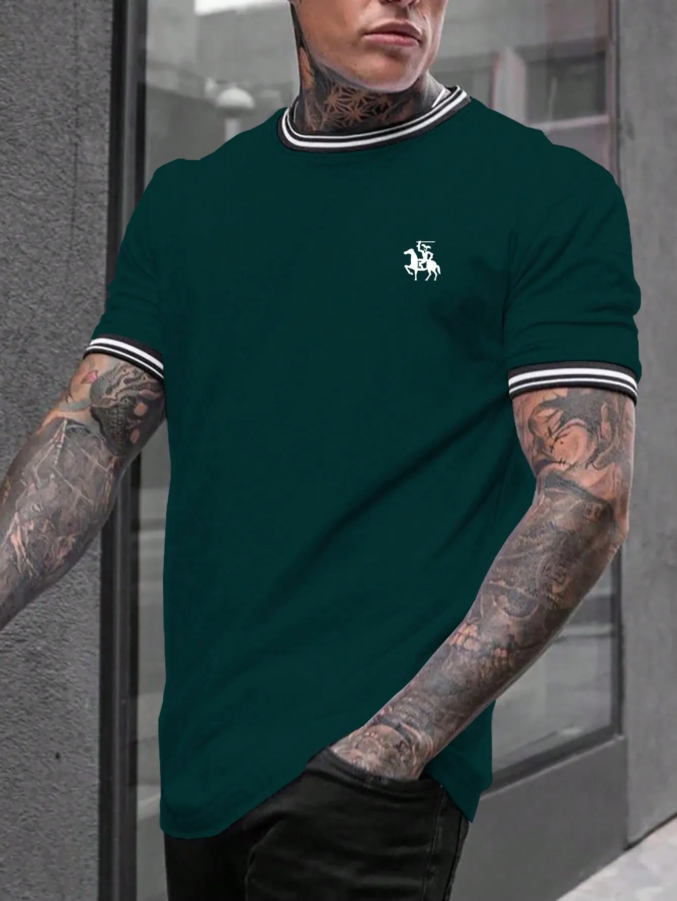 QA Homme Men Horse Print Striped Trim Tee