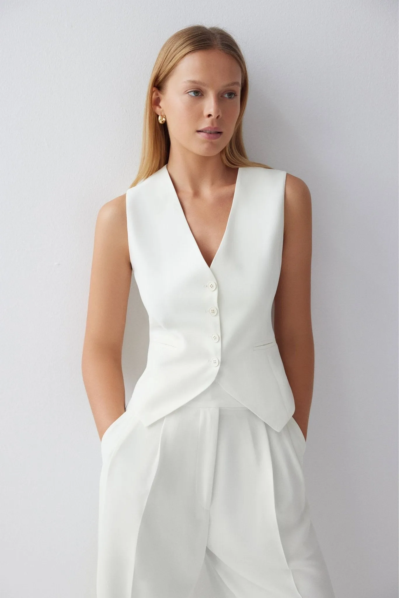 Vie Vest White