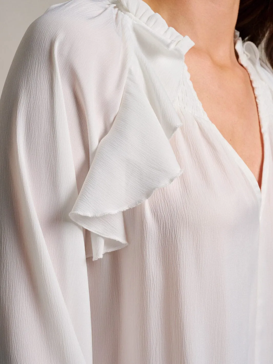 WOMEN'S LONG SLEEVE V-NECK RUFFLE BLOUSE TOP