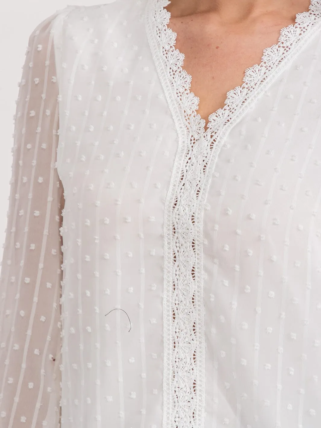 WOMEN'S LONG SLEEVE V-NECK SWISS DOT DETAILED BLOUSE