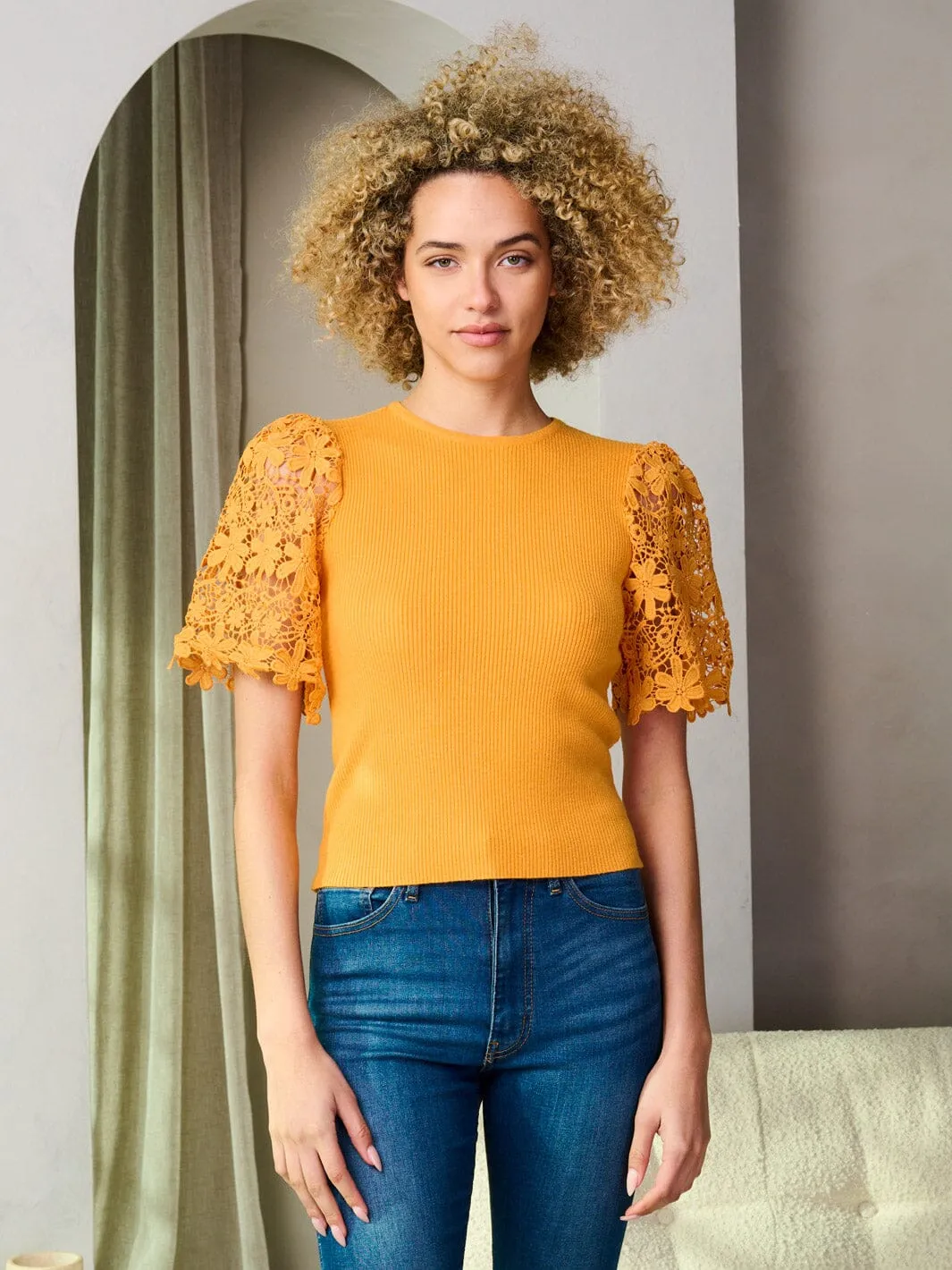 WOMEN'S SHORT DETAILED SLEEVE BLOUSE TOP