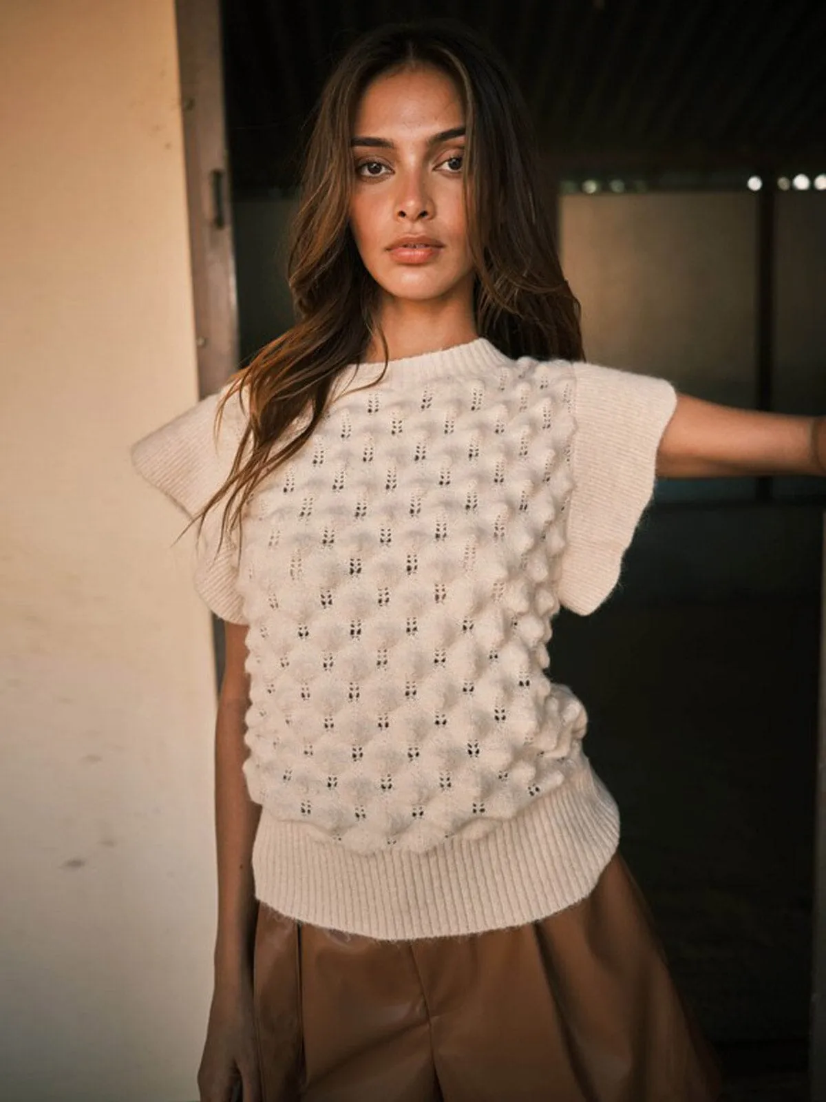 WOMEN'S SHORT SLEEVE WAFFLE DETAILED KNIT BLOUSE TOP