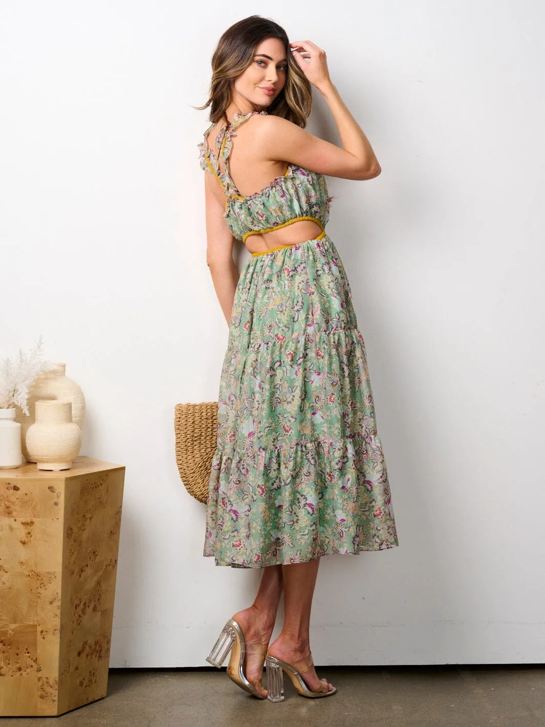 WOMEN'S SLEEVELESS ELASTIC WAIST CUT OUT TIERED FLORAL MIDI DRESS